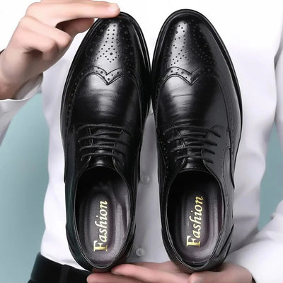 Scarpe stringate da uomo stile brogue con punta wingtip