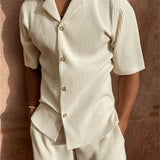 Completo Estivo Uomo a Righe Verticali con Camicia e Pantaloncini