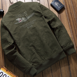 Casaco Bomber de Homem com Patches Bordados e Fecho de Ganga