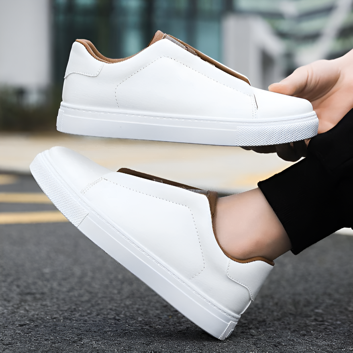 Sneakers basse da uomo in pelle con lacci