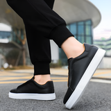 Sneakers basse da uomo in pelle con lacci