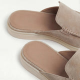 Mules uomo in camoscio slip-on con cuciture moc-toe