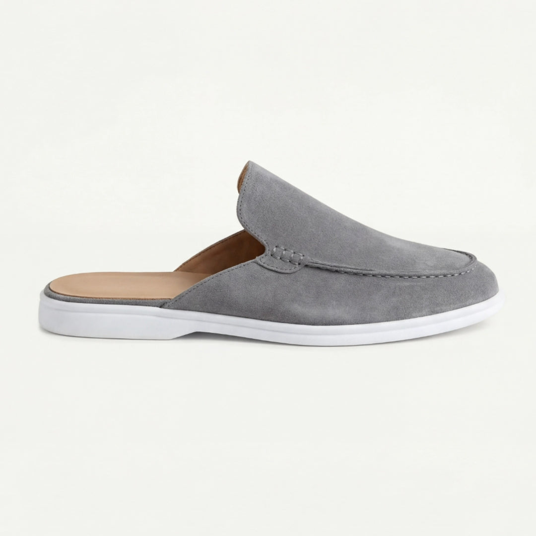 Mules uomo in camoscio slip-on con cuciture moc-toe